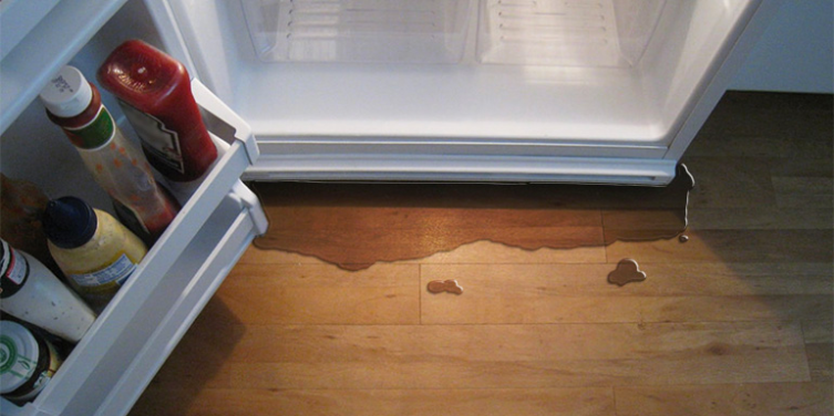 Water leaking from refrigerator